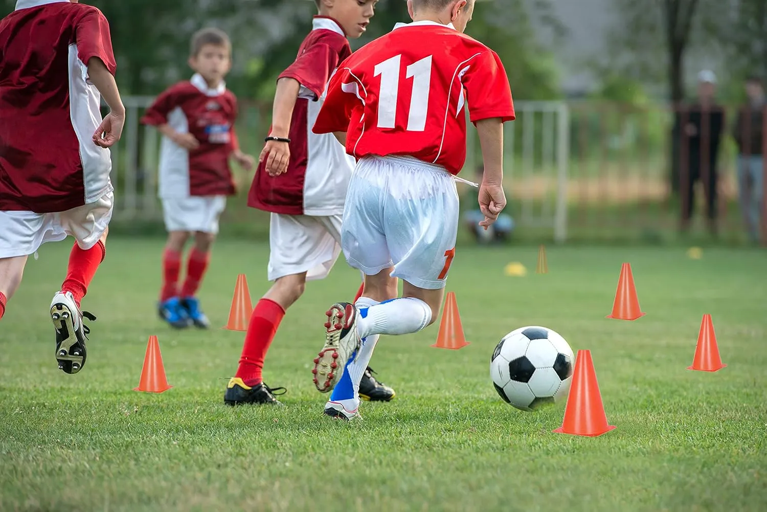 Alyoen 9 inch Orange Traffic Cones, Plastic Sports Cones, Soccer Training Cones for Outdoor Activity & Festive Events (Sets of 10/15/ 20)