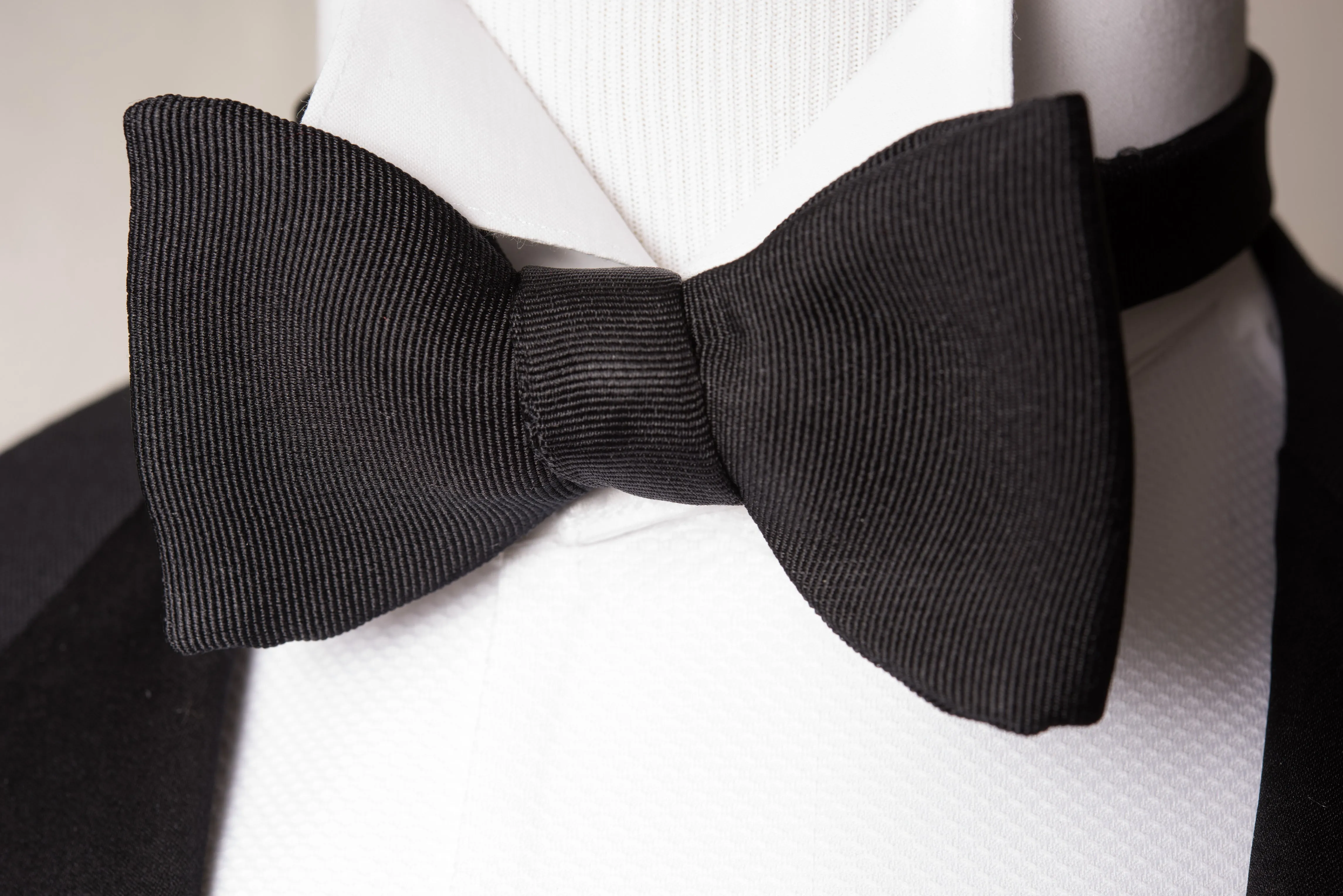 Black Single End Silk Faille Grosgrain Bow Tie