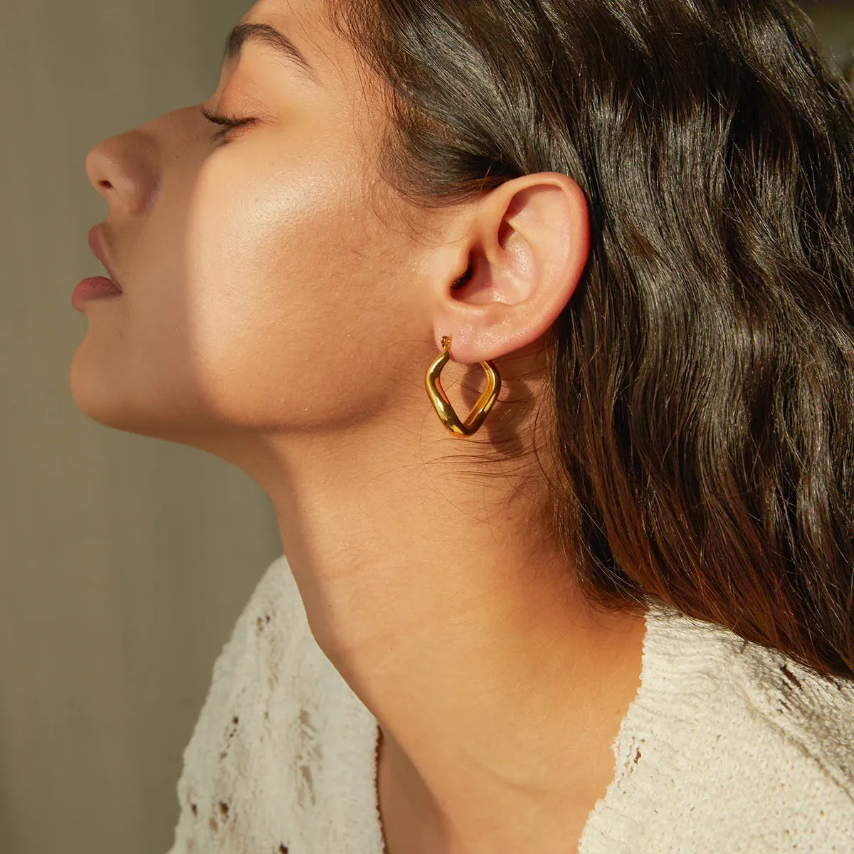 Geometric Hoops